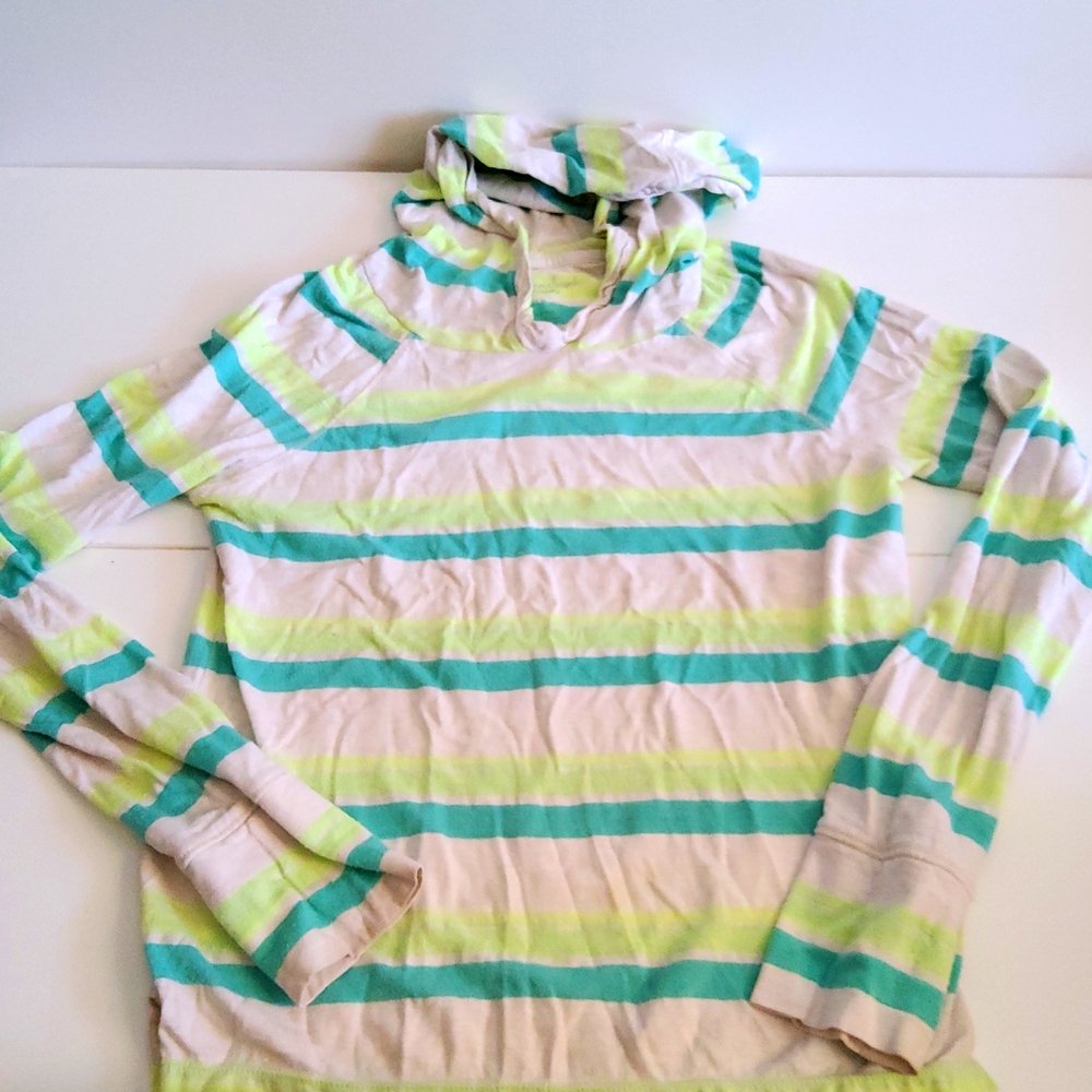 Summer long-sleeved t-shirt hoodie